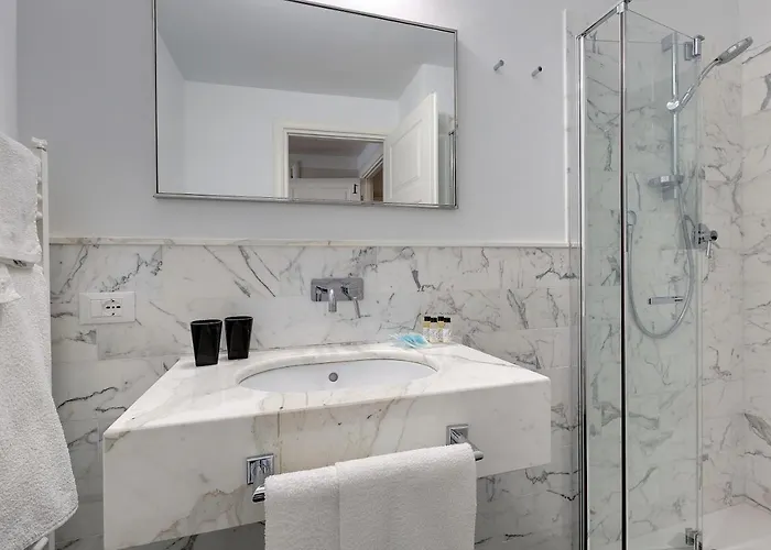 Tailor House 4*