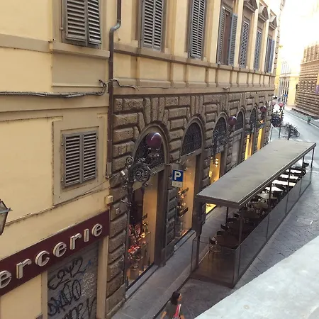 Tailor House Couette-café Florence